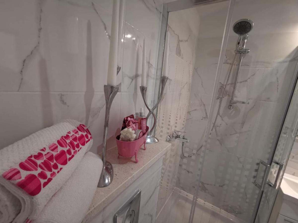 Apartmani Pina 2 Kaštela Esterno foto